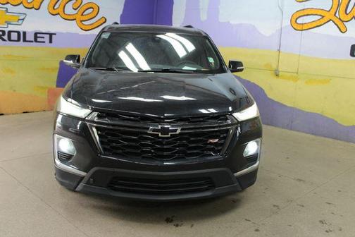 Mosaic Black Metallic 2022 Chevrolet Traverse RS