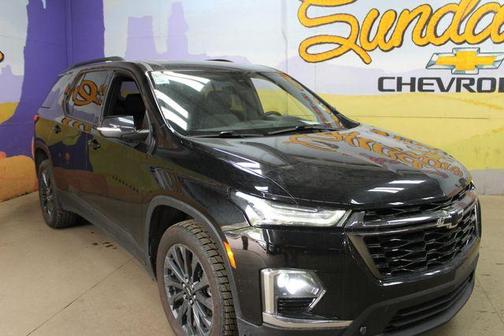 Mosaic Black Metallic 2022 Chevrolet Traverse RS