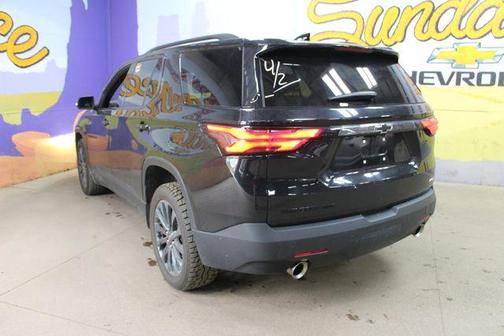 Mosaic Black Metallic 2022 Chevrolet Traverse RS