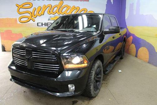 Brilliant Black Crystal Pearlcoat 2016 RAM 1500 Sport