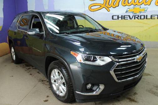 Graphite Metallic 2021 Chevrolet Traverse LT Cloth