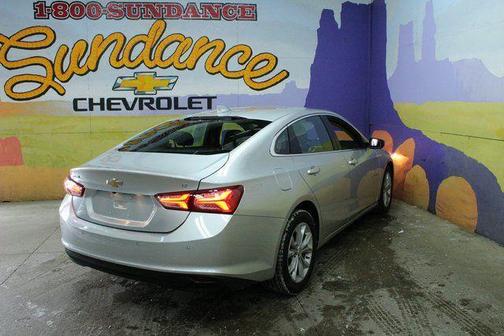 Silver Ice Metallic 2021 Chevrolet Malibu LT