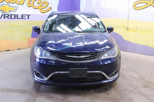 2017 Chrysler Pacifica Hybrid Touring Plus