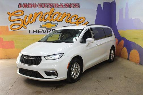 Bright White Clearcoat 2022 Chrysler Pacifica Touring-L