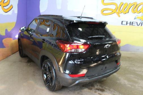 Mosaic Black Metallic 2026 Chevrolet Trailblazer LT