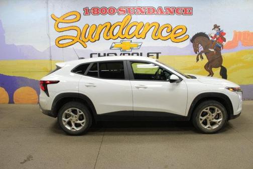 Summit White 2025 Chevrolet Trax LS
