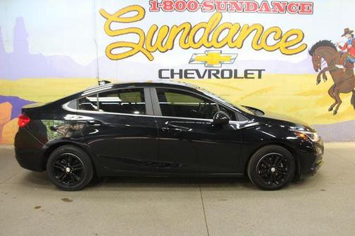 Mosaic Black Metallic 2017 Chevrolet Cruze LT