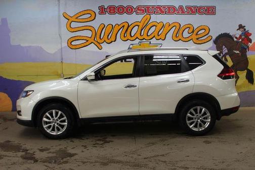 White 2017 Nissan Rogue SV