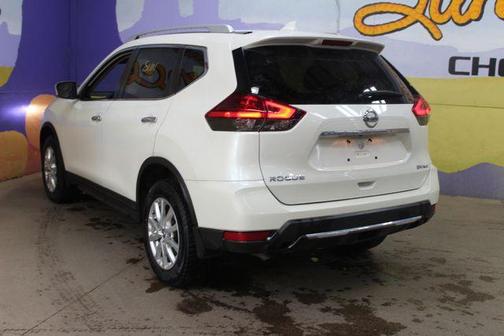 White 2017 Nissan Rogue SV