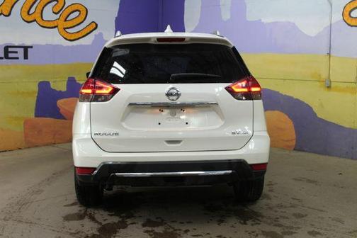 White 2017 Nissan Rogue SV