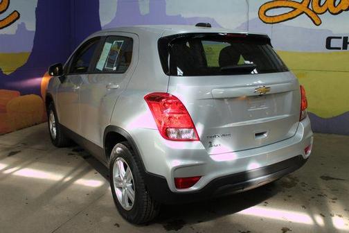 Silver Ice Metallic 2018 Chevrolet Trax LS