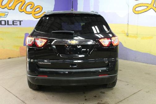 Mosaic Black Metallic 2017 Chevrolet Traverse 1LT