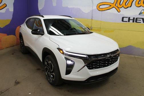 Summit White 2026 Chevrolet Trax 2RS