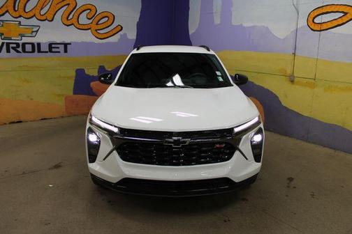 Summit White 2026 Chevrolet Trax 2RS