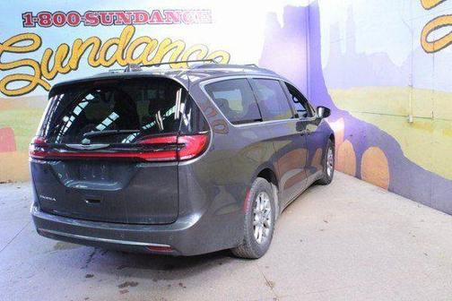 2022 Chrysler Pacifica Touring