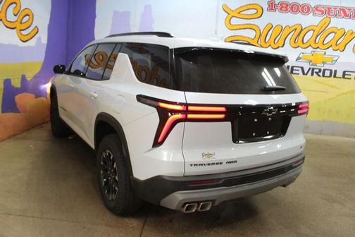Polar White 2026 Chevrolet Traverse Z71