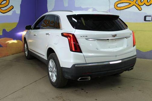 Crystal White 2024 Cadillac XT5 Luxury