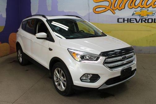 White Platinum Tri-Coat Metallic 2019 Ford Escape SEL