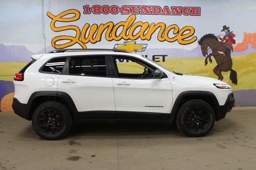Bright White Clearcoat 2016 Jeep Cherokee Trailhawk