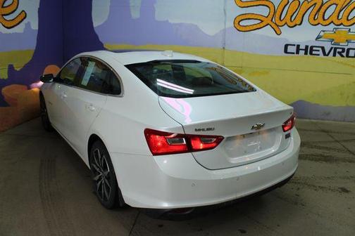 White 2016 Chevrolet Malibu 1LT