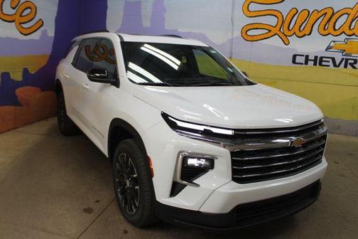 Summit White 2026 Chevrolet Traverse LT