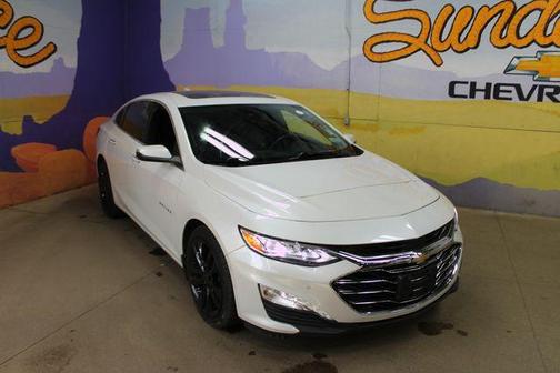 White 2019 Chevrolet Malibu Premier