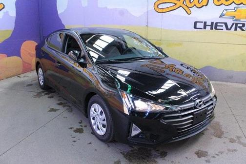 2019 Hyundai ELANTRA SE
