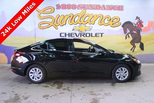 2019 Hyundai ELANTRA SE