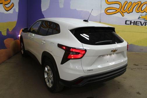 Summit White 2026 Chevrolet Trax LS