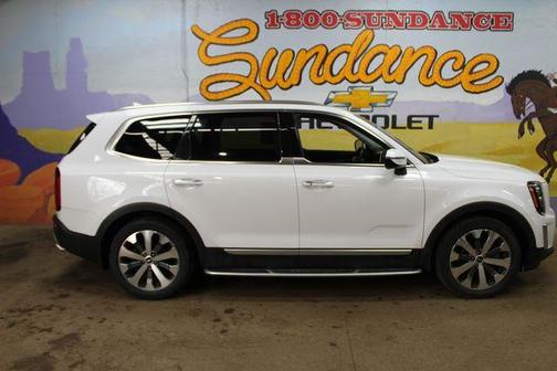 White 2022 Kia Telluride SX