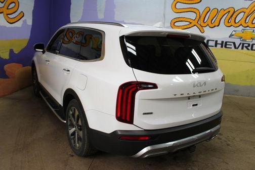 White 2022 Kia Telluride SX