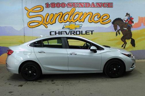 Silver Ice Metallic 2018 Chevrolet Cruze LT