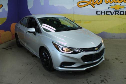 Silver Ice Metallic 2018 Chevrolet Cruze LT