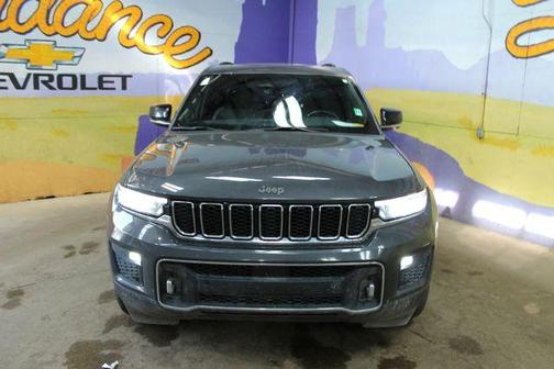 Gray 2023 Jeep Grand Cherokee Overland
