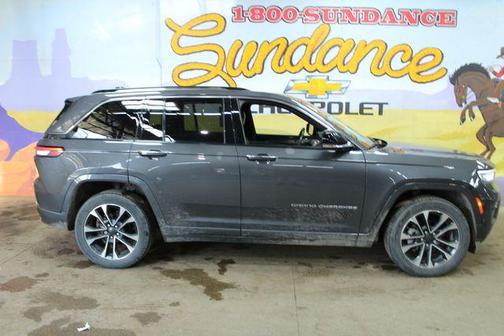 Gray 2023 Jeep Grand Cherokee Overland