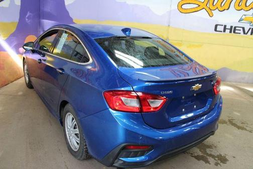 Kinetic Blue 2018 Chevrolet Cruze Premier