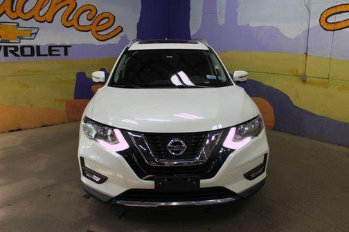 White 2017 Nissan Rogue SV