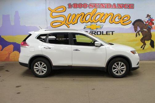 Glacier White 2016 Nissan Rogue SV