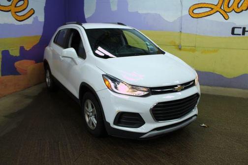 Summit White 2019 Chevrolet Trax LT