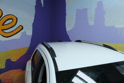 Summit White 2019 Chevrolet Trax LT