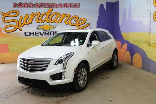 White 2019 Cadillac XT5 Luxury