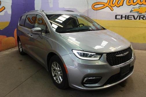 2021 Chrysler Pacifica Touring-L