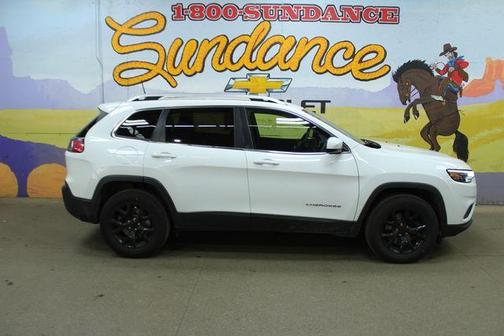 Bright White Clearcoat 2019 Jeep Cherokee Latitude