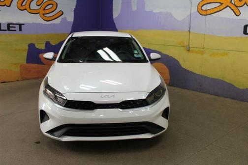 Snow White Pearl 2023 Kia Forte LXS