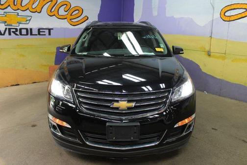 Mosaic Black Metallic 2017 Chevrolet Traverse 1LT