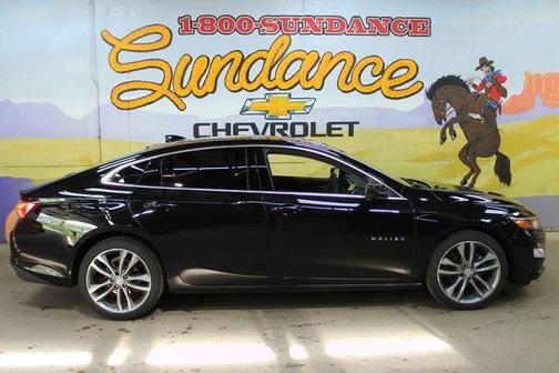 Mosaic Black Metallic 2022 Chevrolet Malibu LT
