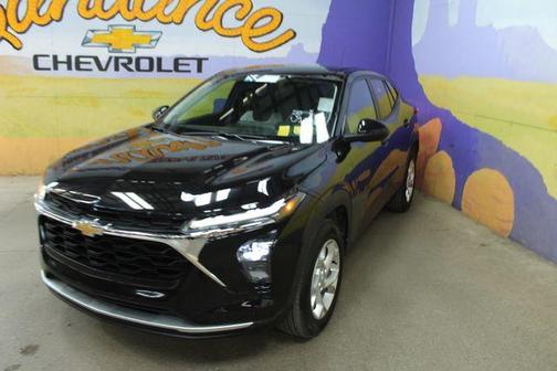 Mosaic Black Metallic 2025 Chevrolet Trax LS