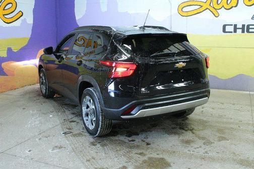 Black Metallic 2025 Chevrolet Trax LT