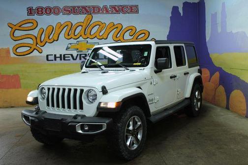 Bright White Clearcoat 2019 Jeep Wrangler Unlimited Sahara