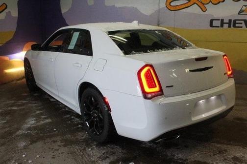 2022 Chrysler 300 Touring L